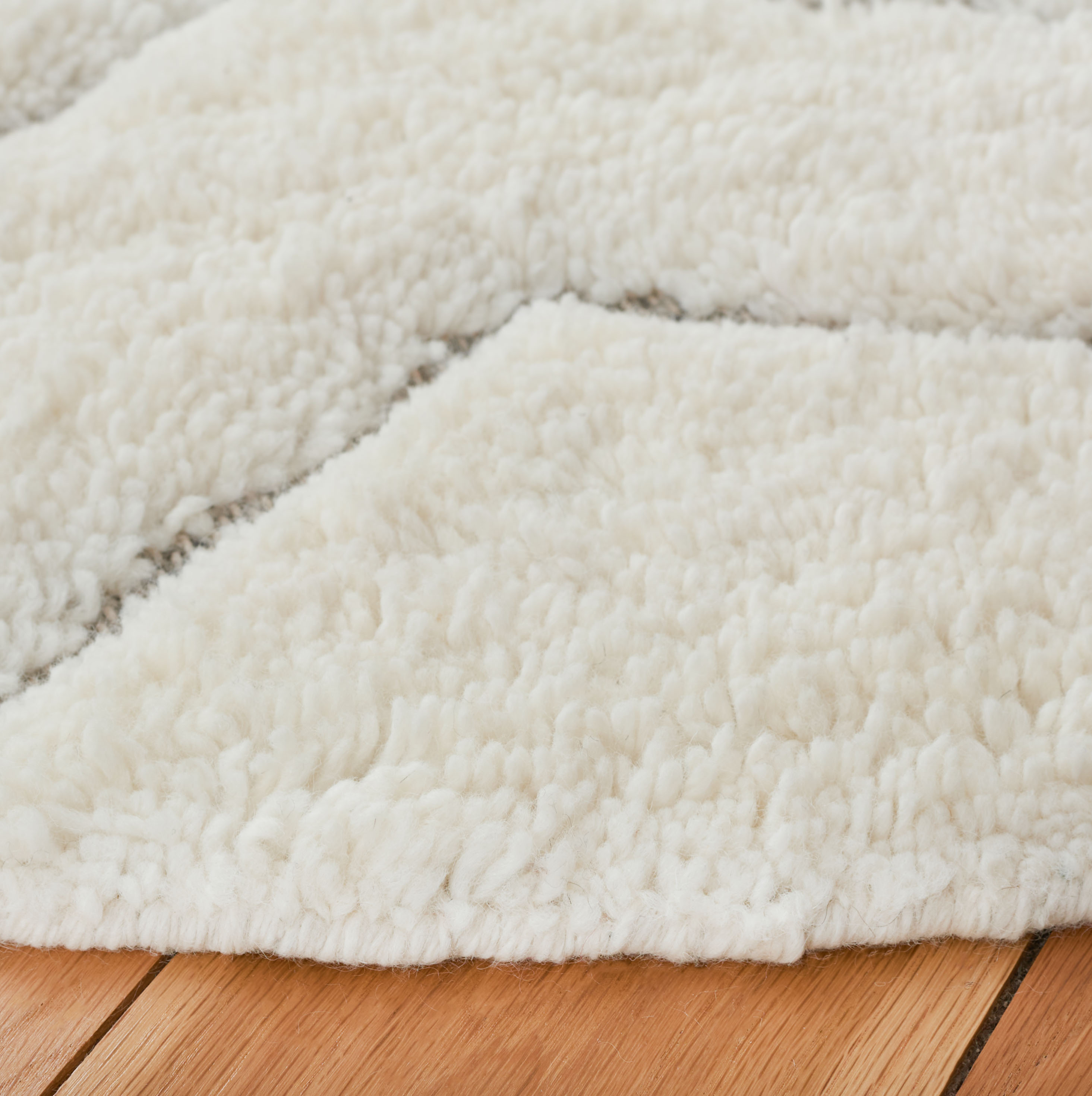 Safavieh Kenya Autumn Diamond Area Rug, Ivory/Gray, 6' x 6' Round