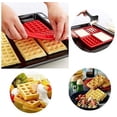 thumbnail image 4 of Juego de 4 piezas de utensilios para hornear para muffins perfectos, moldes antiadherentes de silicona para waffles y pasteles, 4 of 8