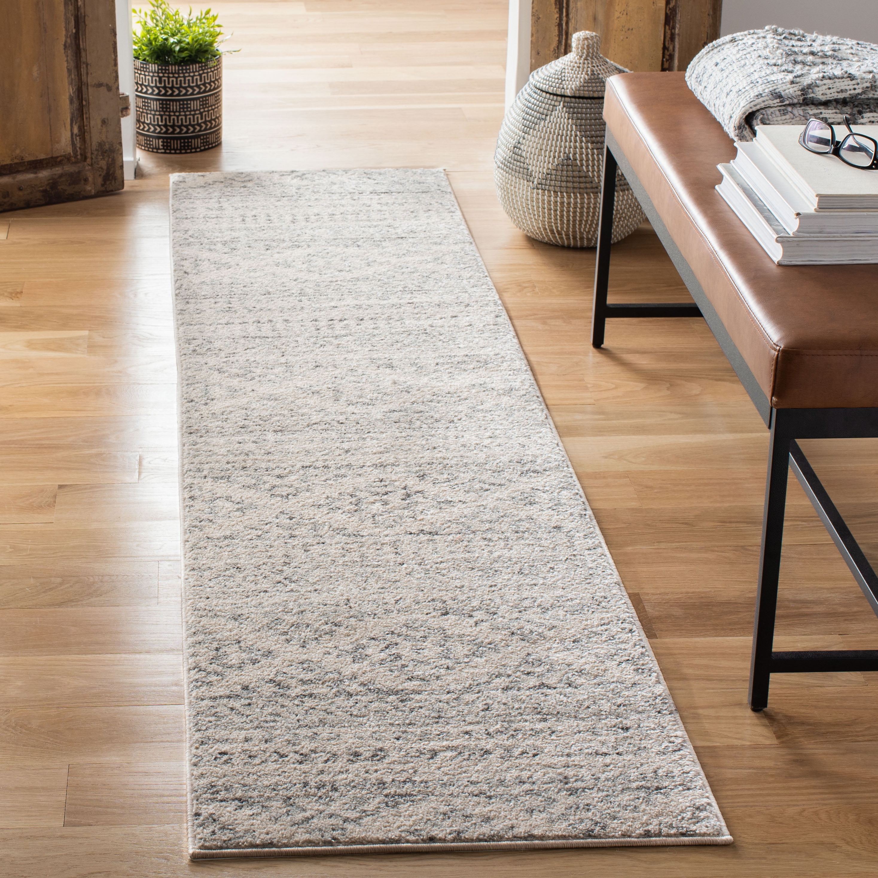 SAFAVIEH Tulum Lakisha Oriental Runner Rug, Ivory/Grey, 2' x 7'