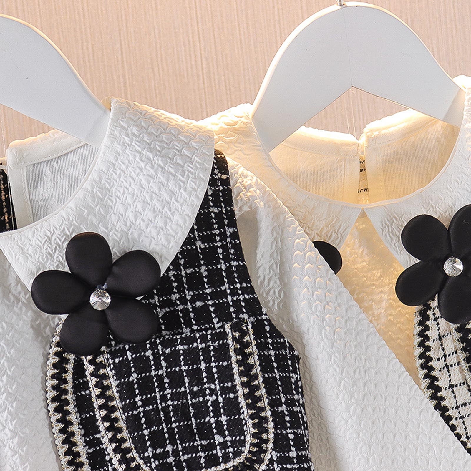 2-piece Kid Girl Plaid Sleeveless Dress and Lapel Collar Button Design Jacket Set