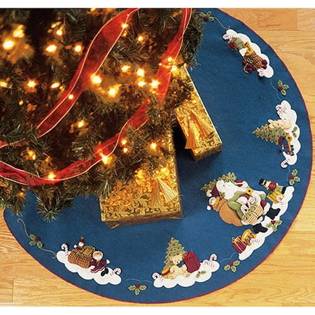 Woodland Santa Christmas Tree Skirt Felt Applique Kit, 43" Round
