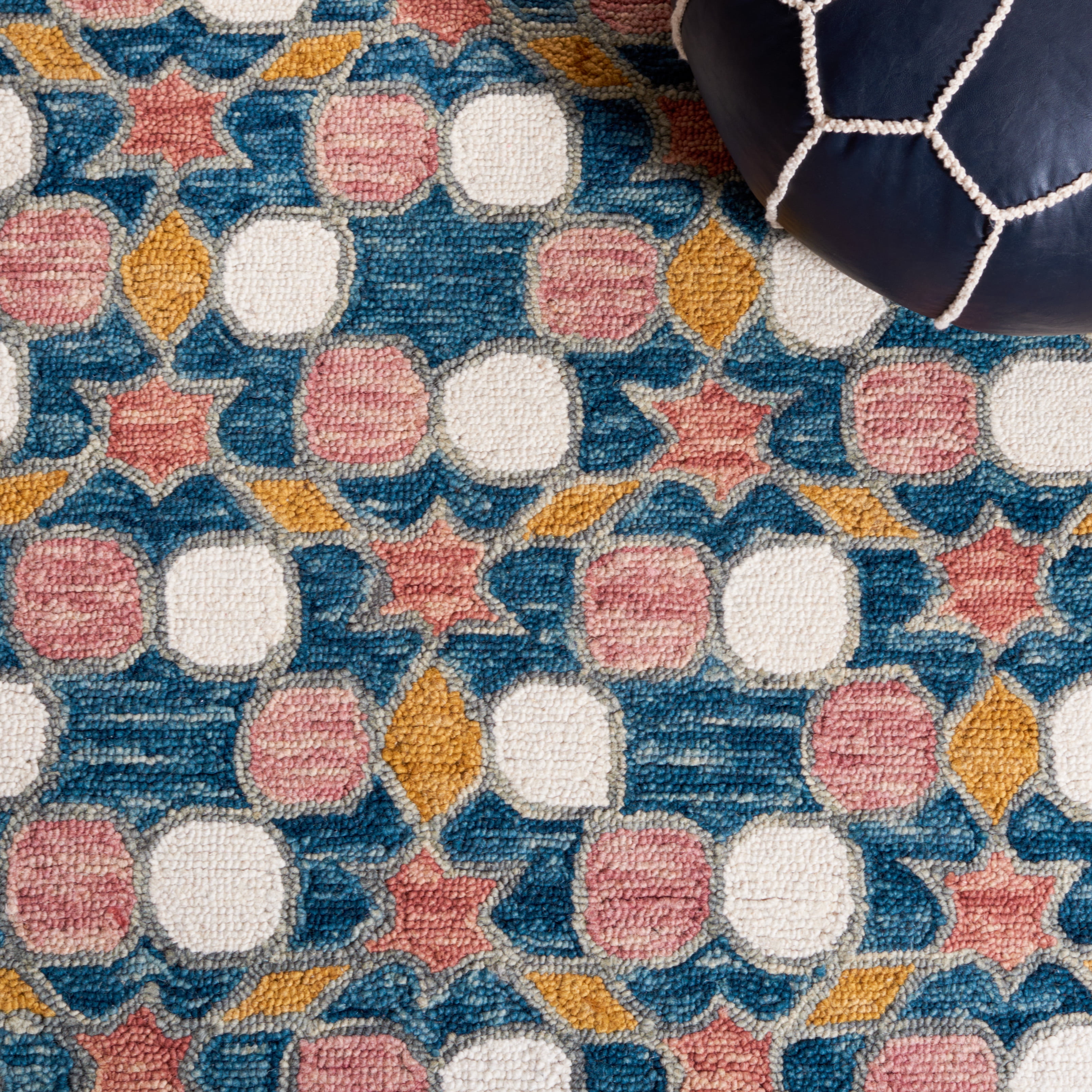 SAFAVIEH Aspen Vincent Geometric Area Rug, Grey/Pink, 4' x 6'