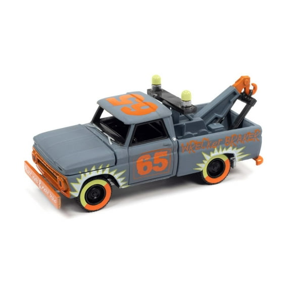 1965 Chevy Tow Truck, Gray - Johnny Lightning JLSP209/24A - 1/64 scale Diecast Model Toy Car