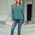 thumbnail image 2 of Blusa Color puro Manga larga Cuello en V Botones Tops casuales de moda para mujer Azul lago S, 2 of 8