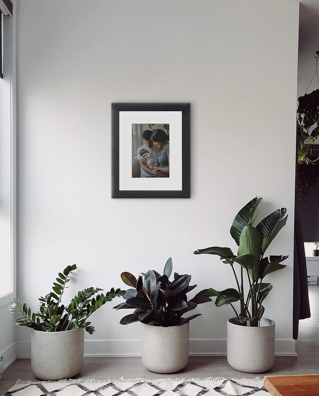 Craig Frames 1WB3BK 20 x 20インチ ブラック 写真フレーム マット加工 16 x 16インチの写真を表示並行輸入 Craig Frames 1WB3BK 14 x 20-Inch Picture Frame, Smooth Finish, 1