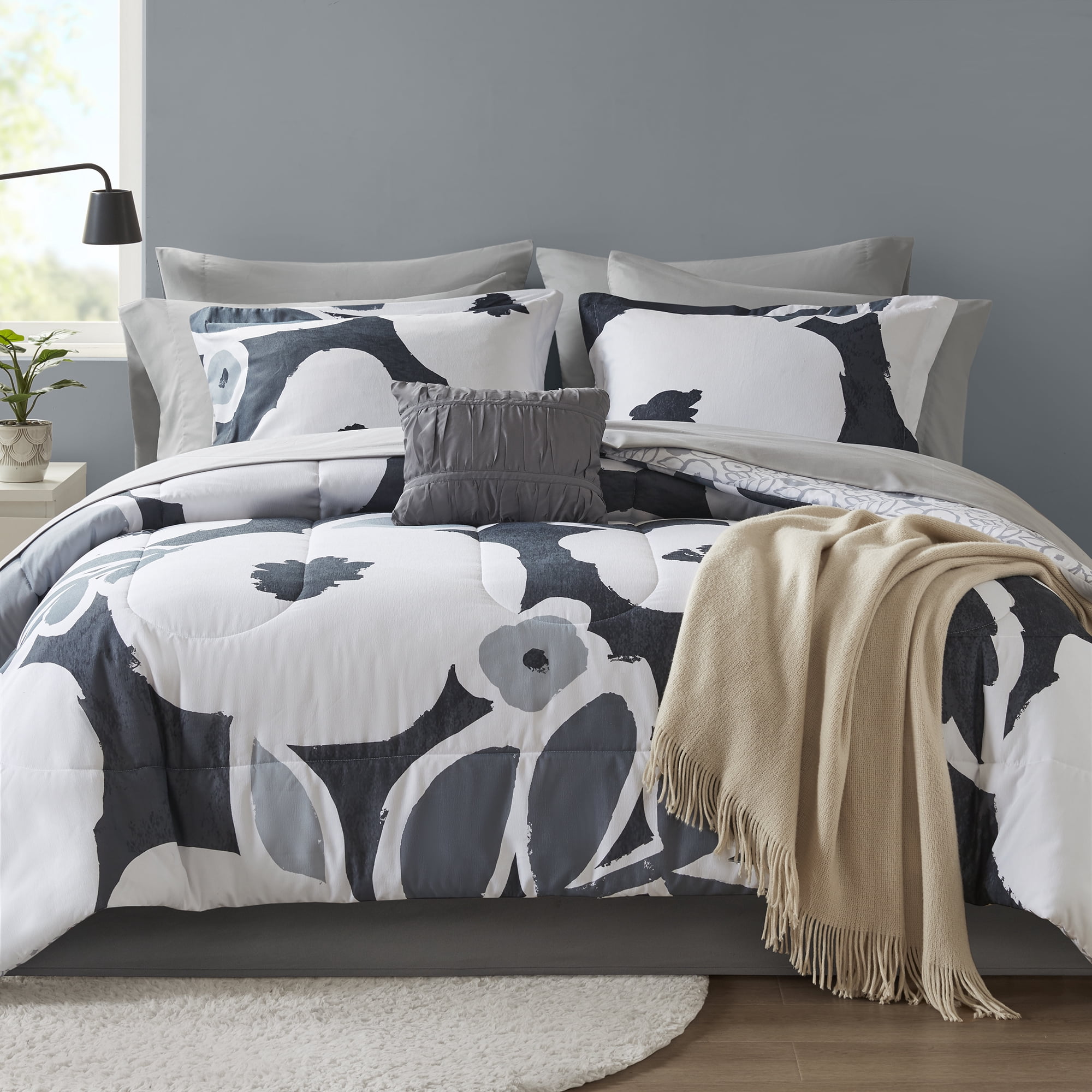 Mainstays All in One Reversible Comforter and Sheet set- 11 Piece, Full, Black and White Floral