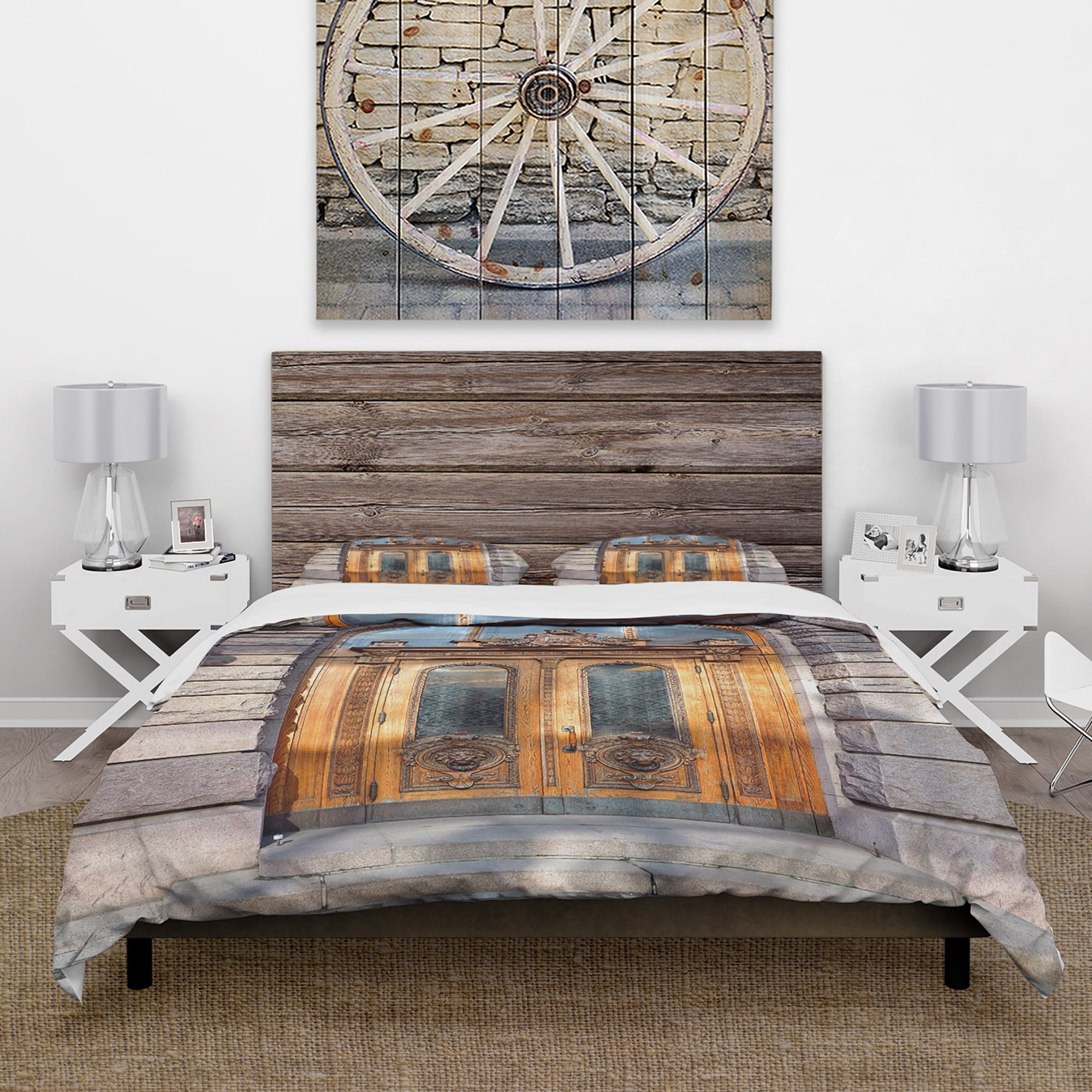 Designart 'Antique Door with Lion Shaped Knockers in Helsinki, Finland' Vintage Duvet Cover Set