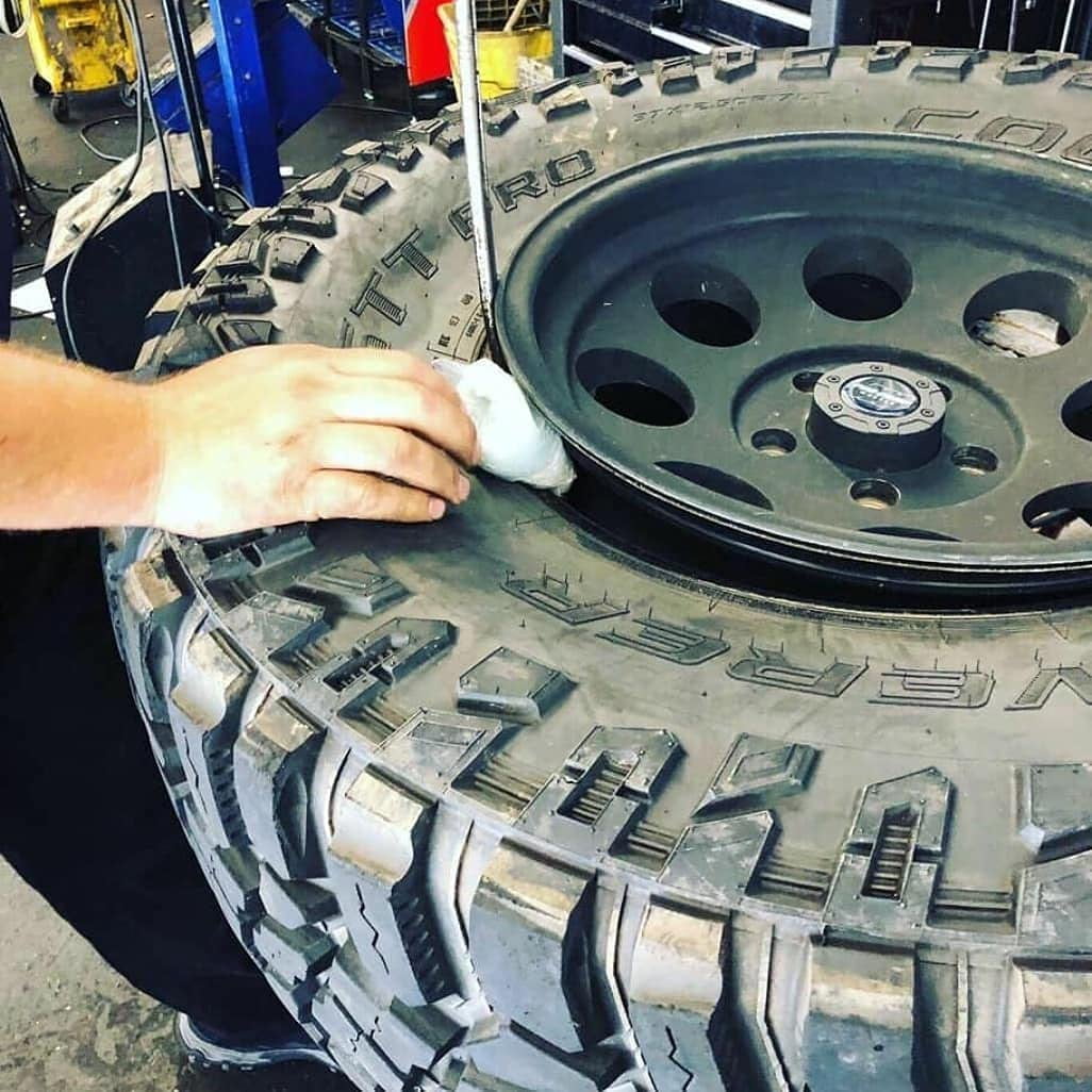 Counteract 14OZ-B4 Centrifugal Force Tire/Wheel Balancing Beads - Off-Road Vehicles, Light Duty Truck Tires, (4) 14oz Balance Bead Bags, (4) Valve Caps and Cores