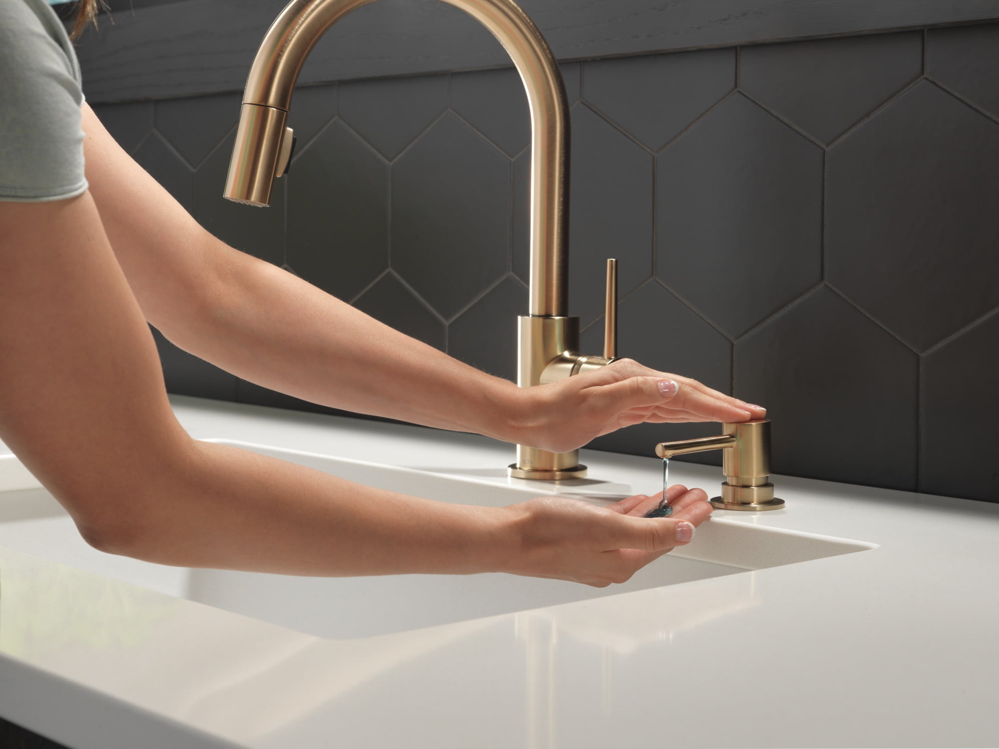 Delta Trinsic Metal Soap Dispenser - RP100734CZ - Champagne Bronze