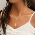 thumbnail image 1 of Fiudx Collar con Colgante de Oro, Elegante Diseño de Acero Inoxidable Doble, Incrustaciones de Diamantes de Imitación Brillantes, Elegante Dije de Pluma de Hoja En Forma de V, Ropa Informal para Boda, 1 of 5