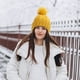 thumbnail image 2 of Gorro de lana para mujer Minnieouse amarillo con pompones decorativos, 2 of 6