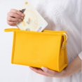 thumbnail image 3 of Organizador de bolsas de maquillaje para mujer, bolsa de cosméticos, bolsa de tocador portátil de PU de color caramelo, bolsa de maquillaje de viaje, 3 of 5