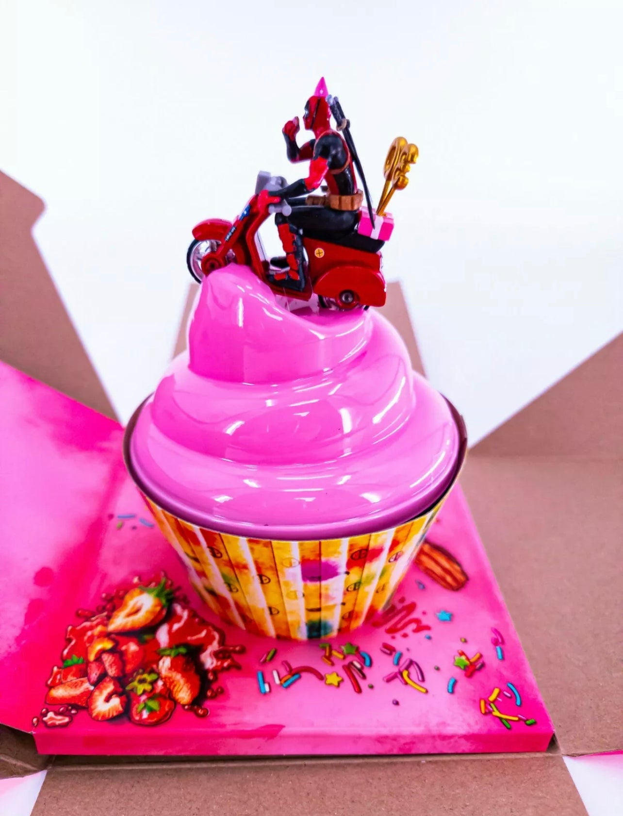 Mattel Hot Wheels Deadpool and Scooter Happy Birthday SDCC 2021 - IN HAND
