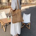 thumbnail image 2 of Bolso de hombro de paja ahuecado de malla vintage, bolso de mujer portátil de playa simple y versátil de gran capacidad con literatura y arte, 2 of 5