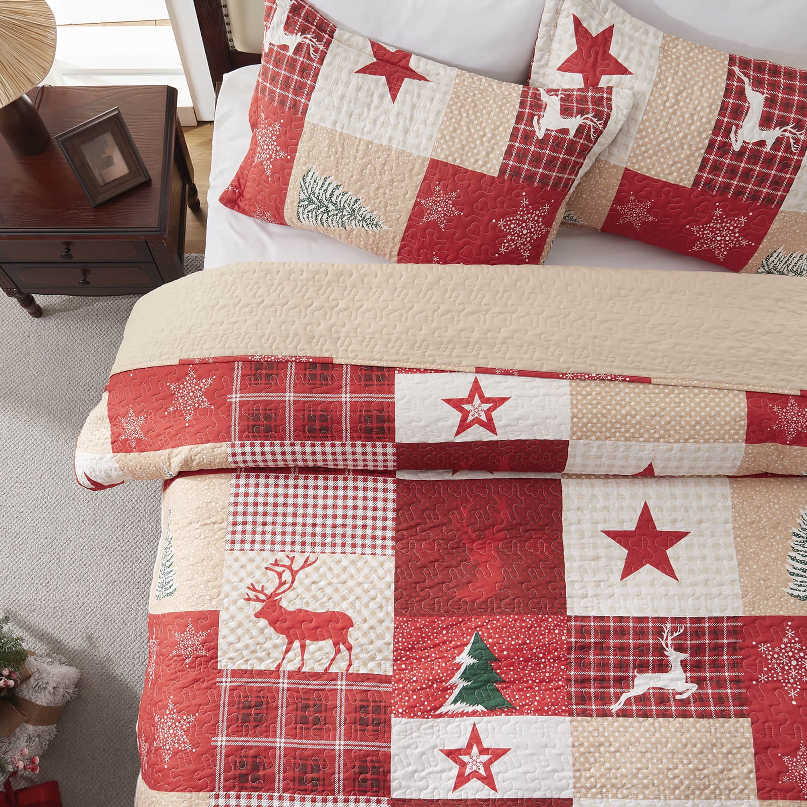 3-Piece Full/Queen Size Christmas Bedspread Coverlet Set - Christmas Quilt with 2 Pillow Shams, Microfiber