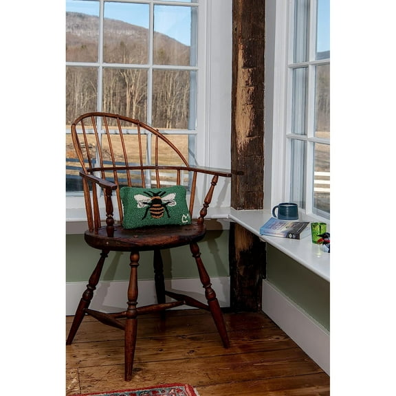 Bilot Artist-Designed Hand-Hooked Wool Decorative Petite Throw Pillow (8” x 12”)