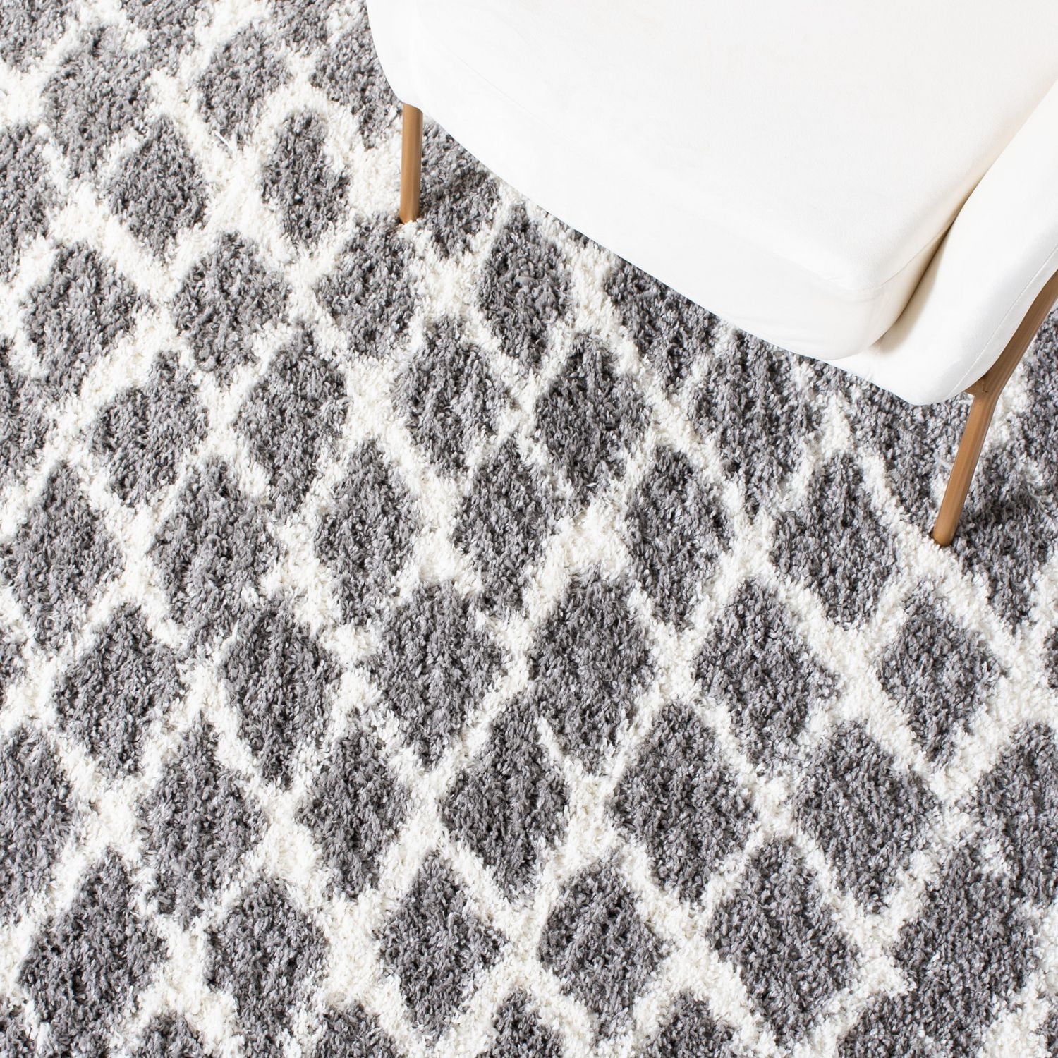 SAFAVIEH Berber Tanner Geometric Diamonds Shag Area Rug