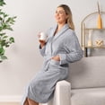 thumbnail image 4 of Bata de forro polar PAVILIA Soft Plug para mujer, color gris claro L/XL, 4 of 9