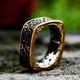 thumbnail image 1 of Anillo de acero inoxidable chapado en oro con personalidad simple anillo de acero de titanio para hombre, 1 of 5