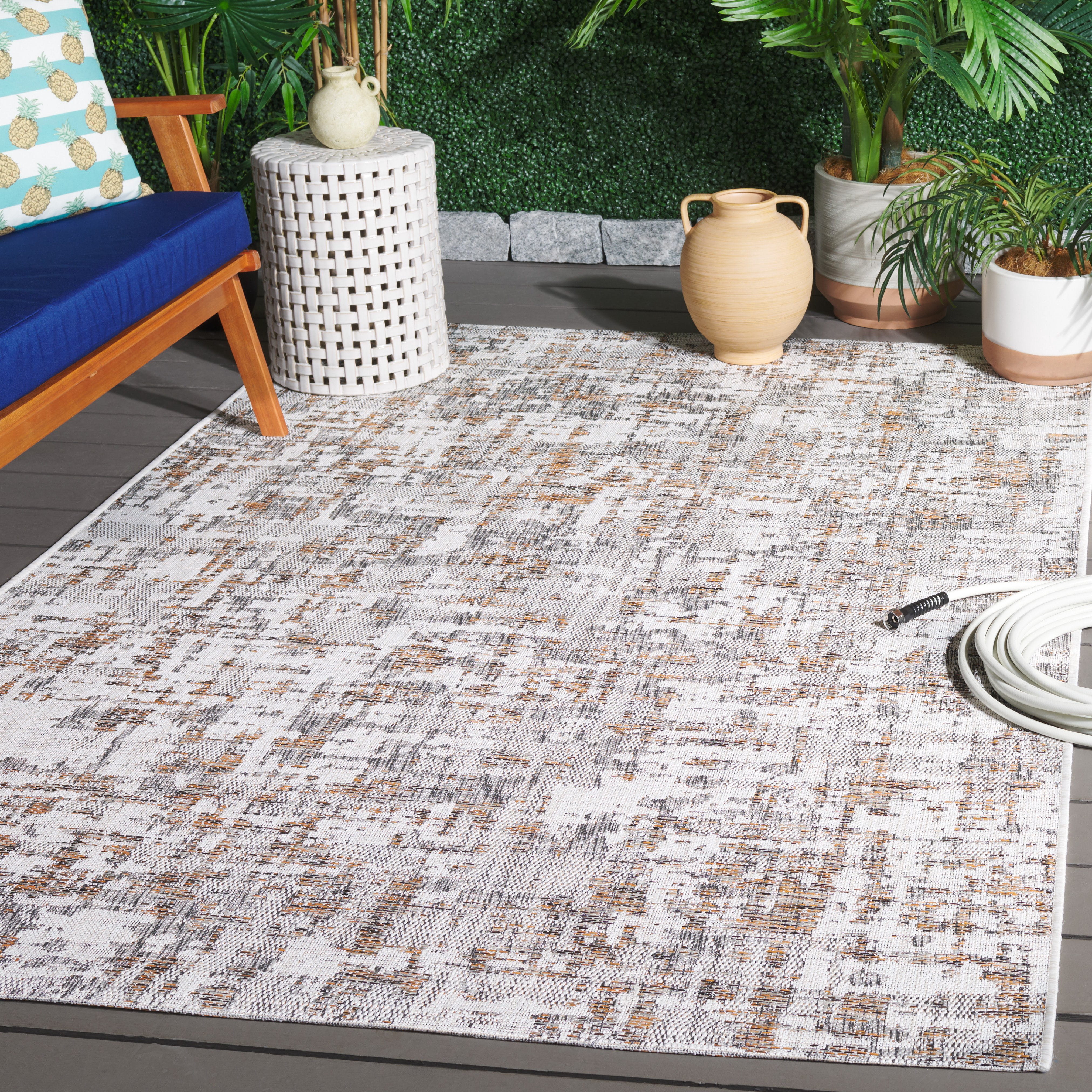 SAFAVIEH Courtyard Deitra Abstract Indoor/Outdoor Area Rug, Ivory/Dark Grey Brown, 4' x 5'7"