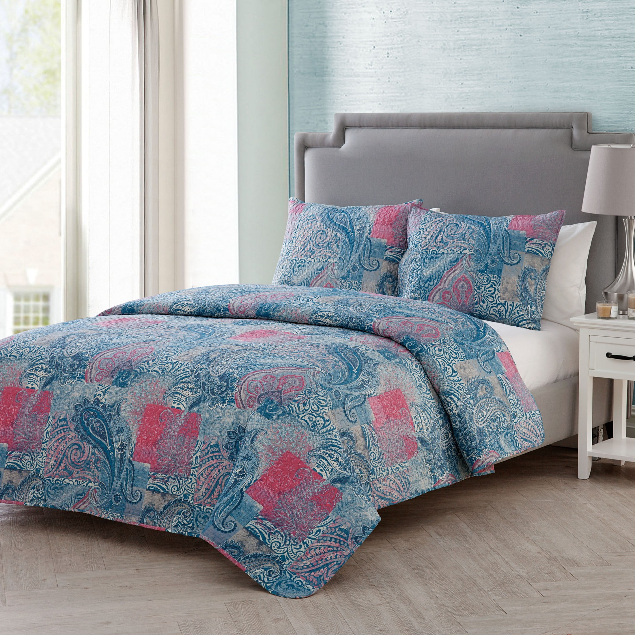 VCNY Home Ava 3-Piece Multicolor Paisley Reversible Quilt Set, King, Adult, Unisex
