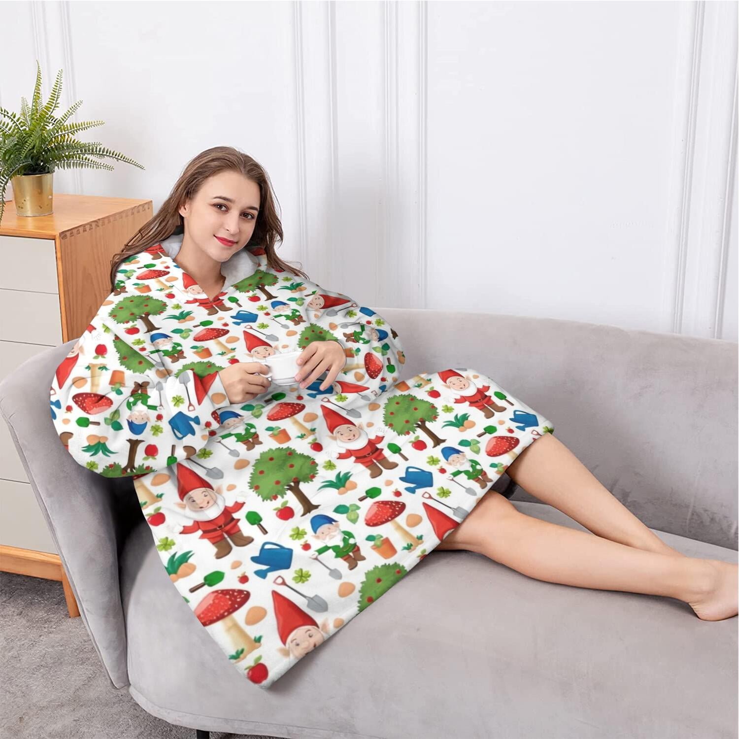 Oversized Wearable Blanket Hoodie,White Christmas Gnome Pattern Sherpa Blanket Hoodie with Super Pockets,Super Warm Fuzzy Pullover for Women & Men