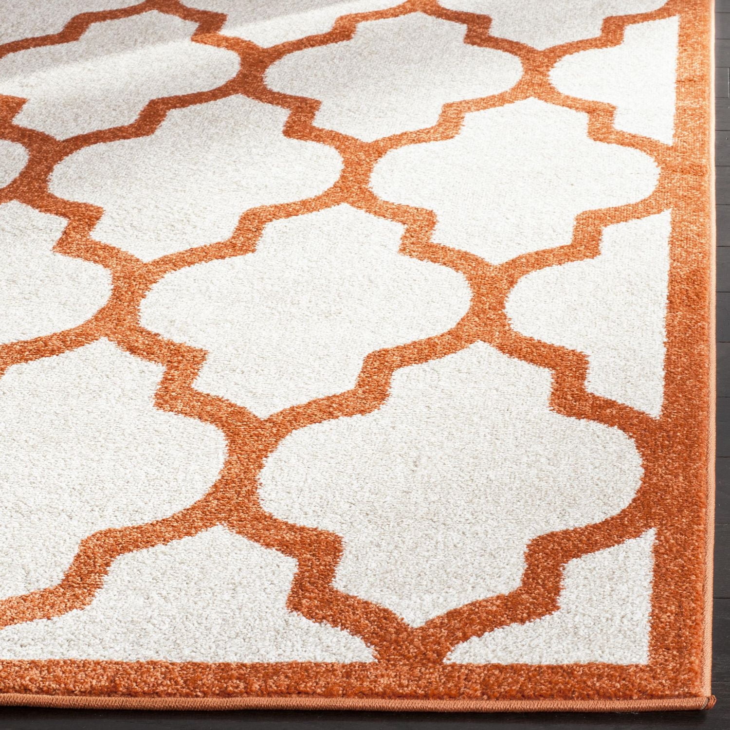Safavieh Amherst Roderick Geometric Area Rug