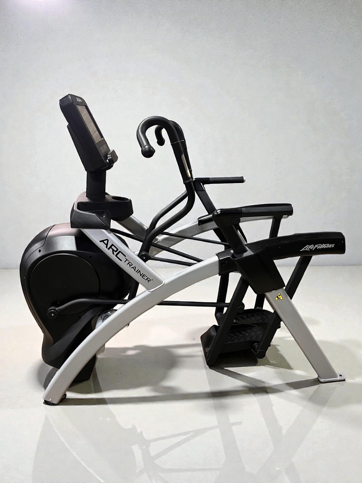 Restored Life Fitness Total Body Arc Trainer with ST Console (Refurbished)