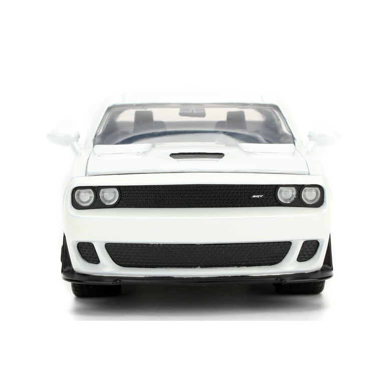 Big Time Muscle 1:24 2015 Dodge Challenger SRT Hellcat Die