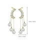 thumbnail image 2 of 1 par de pendientes con borlas de perlas y clip para los oídos, elegantes joyas para las orejas., 2 of 5