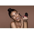 thumbnail image 3 of Iluminador Youngblood Clean Luxury Cosmetics que refleja la luz, 3 of 4