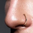 thumbnail image 3 of Piercing de nariz falso en forma de D, pendiente de tuerca de hélice de Tragus curvo, tabique de aro, anillo de acero inoxidable, joyería corporal de fosa nasal, 18G, 3 of 4