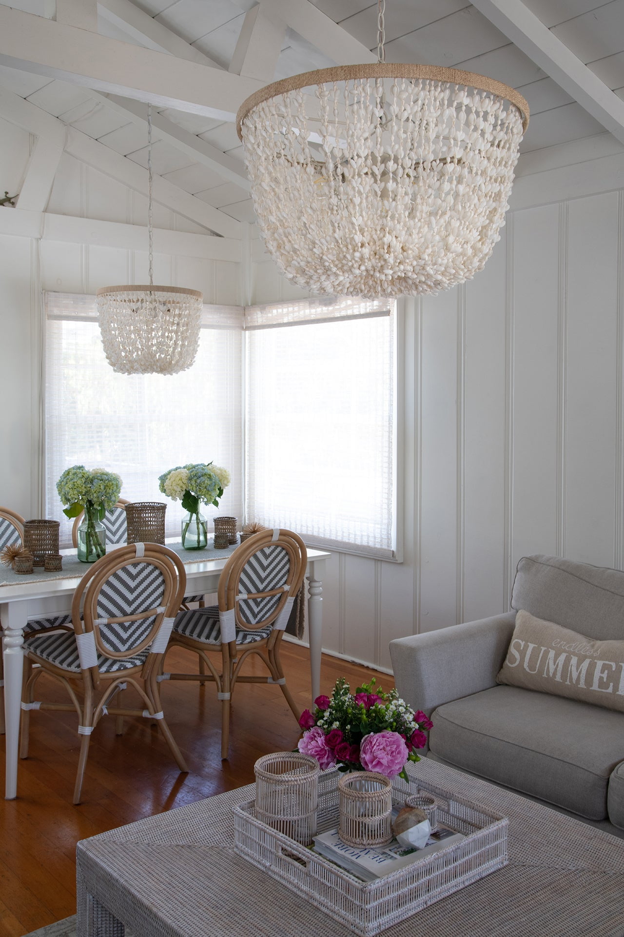 Kouboo Inverted Pendant Lamp in Bubble Seashell, Chandelier for Dining Room, Beach Seashell Light Fixture, Small, White