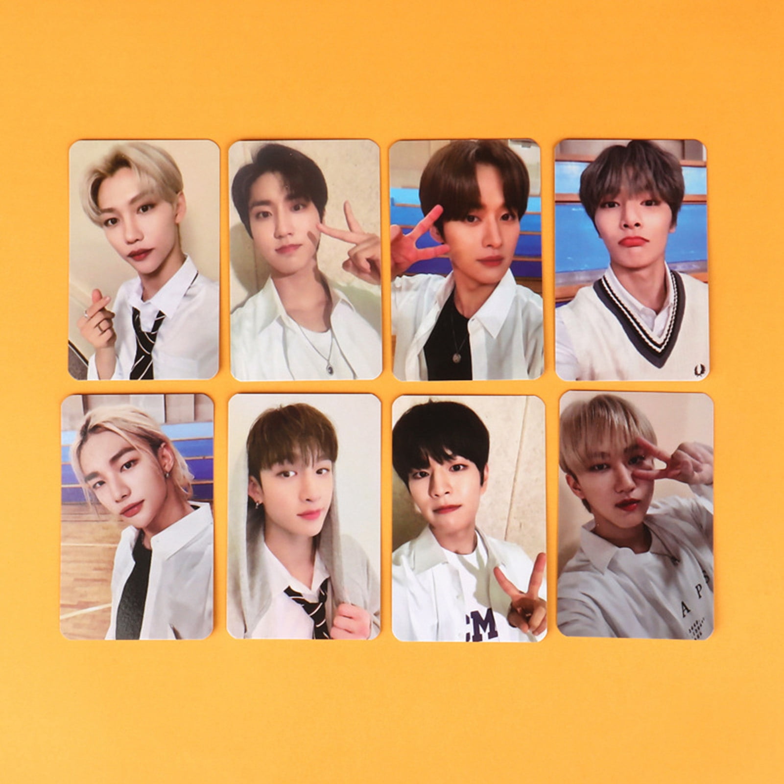 DraggmePartty 8Pcs/Set Kpop Stray Kids Christmas Evel Lomo Cards Postcard  Photocard For Fans Collection 