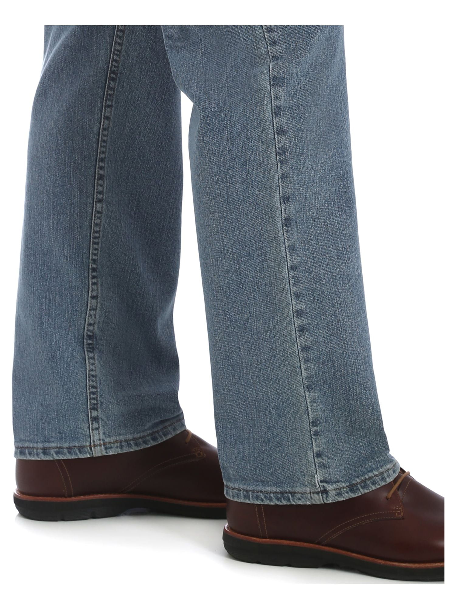 Wrangler Men's Performance Series Stretch Regular Fit Jean