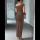 thumbnail image 4 of Vestido Elegante de Verano para Mujer, de Corta, Ajustado, para Cóctel, Graduación, con Hombros Descubiertos y Corte Oblicuo. Caqui L, 4 of 7