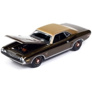 1971 Dodge Challenger R/T Dark Gold Metallic with Gold Vinyl Roof Mecum Auctions 1/64 Diecast Model Car by Auto World
