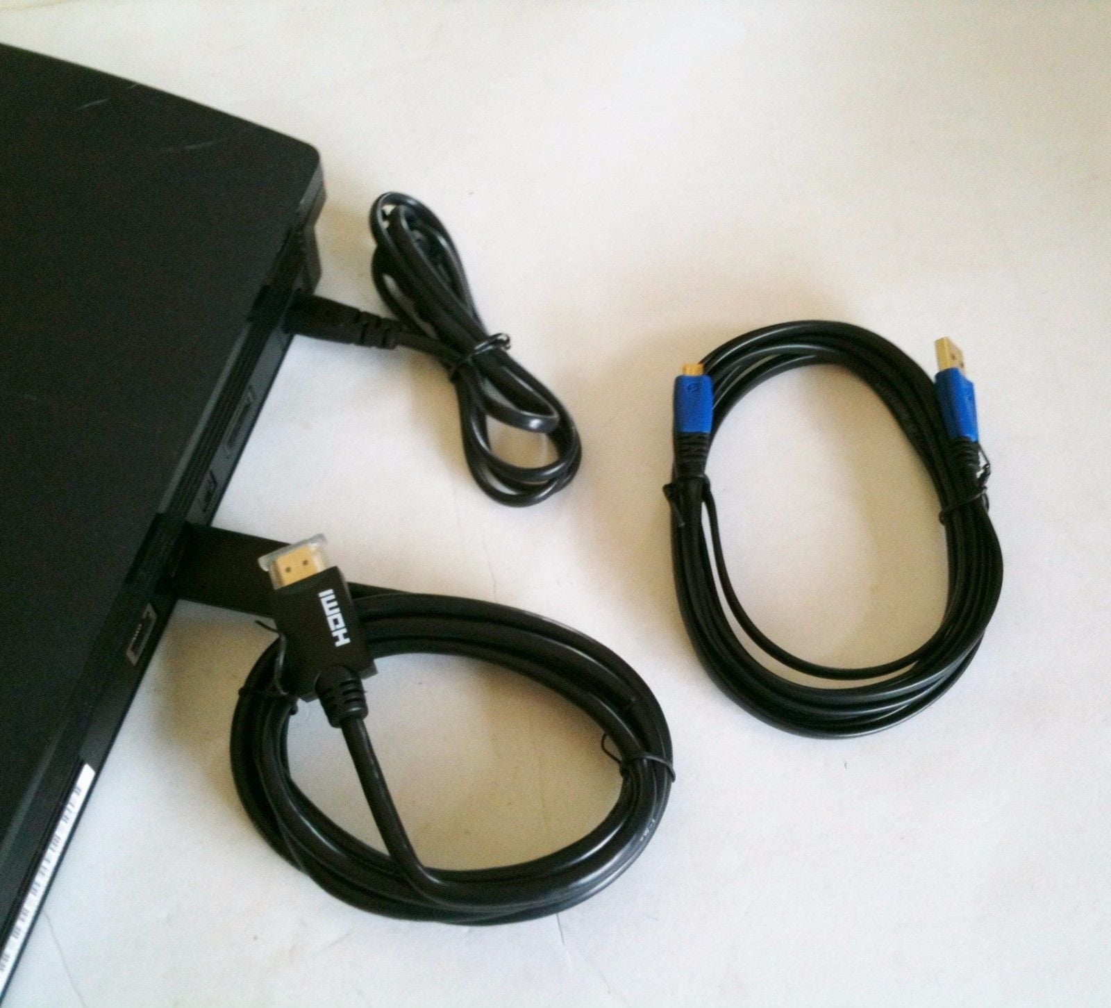 igual horno Entrelazamiento Playstation 4 Connection Bundle Kit - Power Cord, HDMI Cable, Controller  Charger - Walmart.com