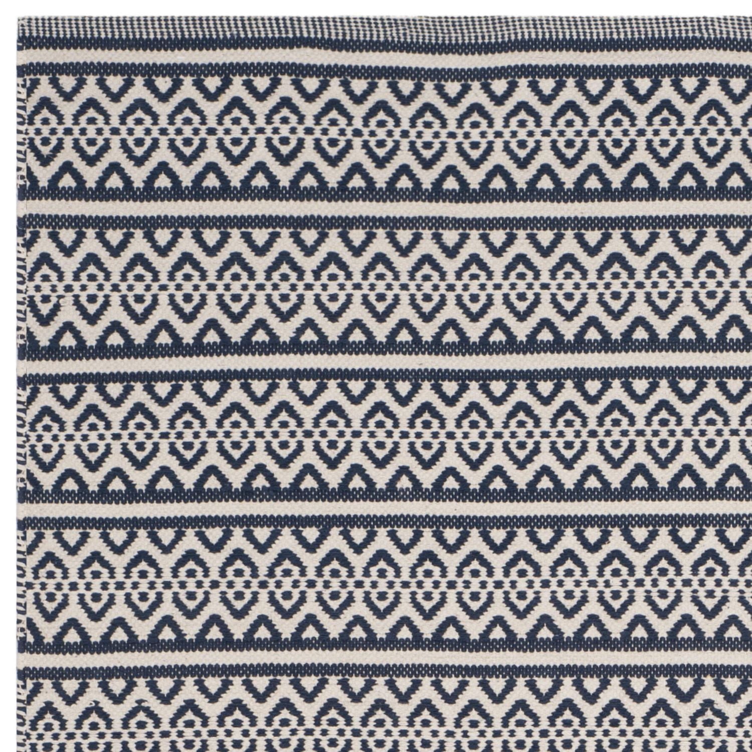 Safavieh Montauk Randall Geometric Stripes Area Rug