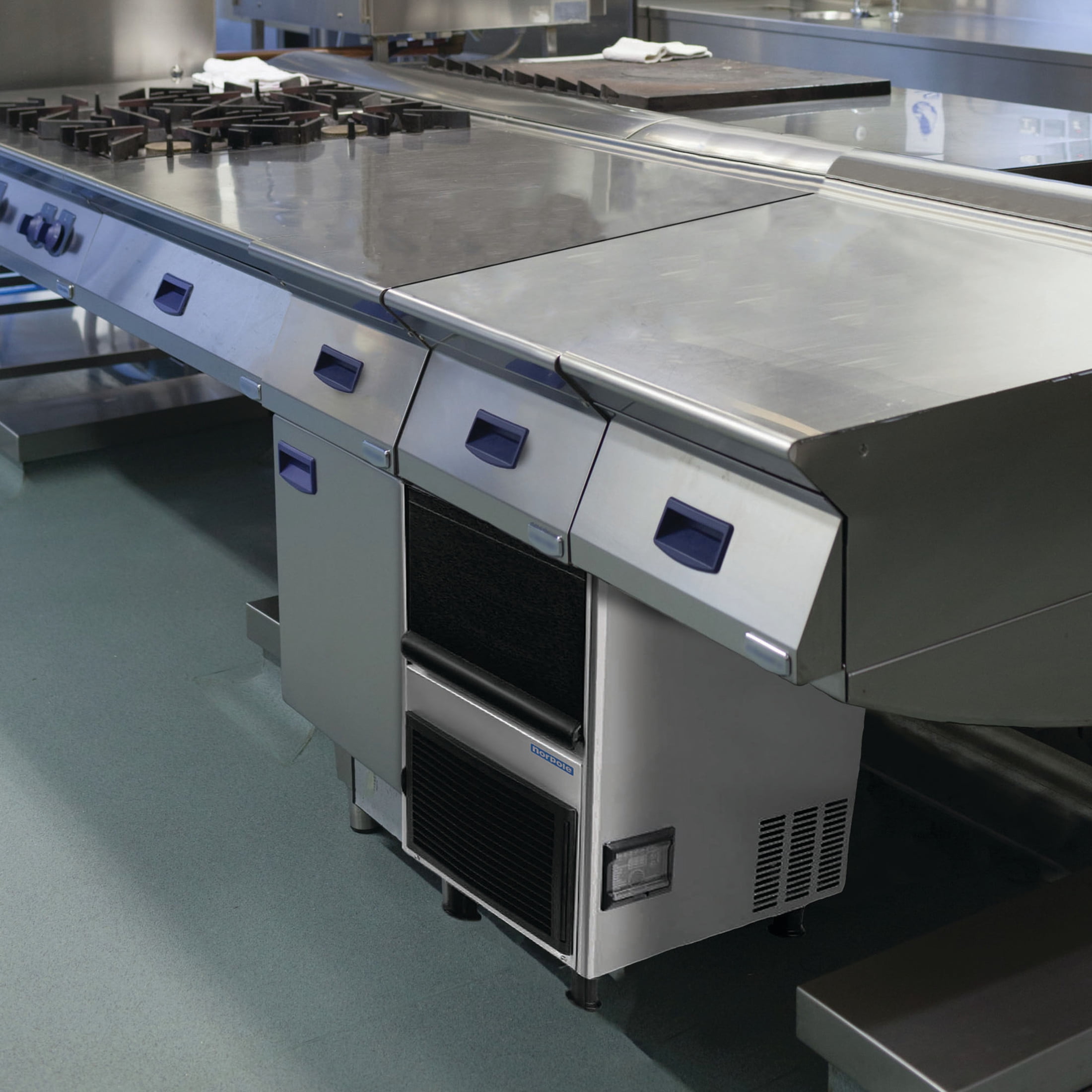 Magic Chef Npcim90b Norpole 15" Wide Undercounter Ice Machine - Stainless Steel