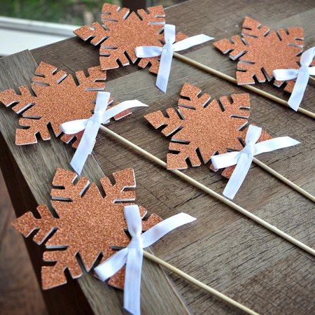 Winter Centrepieces Winter Wonderland Centerpiece (Includes 5 Wands). Snowflake Wands in Rose Gold. Winter Onederland Party Decor. ()