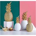 thumbnail image 3 of Adornos de piña, decoración moderna de piña de resina, abalorio decorativo para bodas, fiestas y celebraciones, decoración del hogar o la oficina., 3 of 5