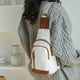 thumbnail image 3 of Qarigey Bolso de pecho de estilo Retro europeo y americano para niñas, textura de cuero suave, individual de moda Carteras marrón, 3 of 6