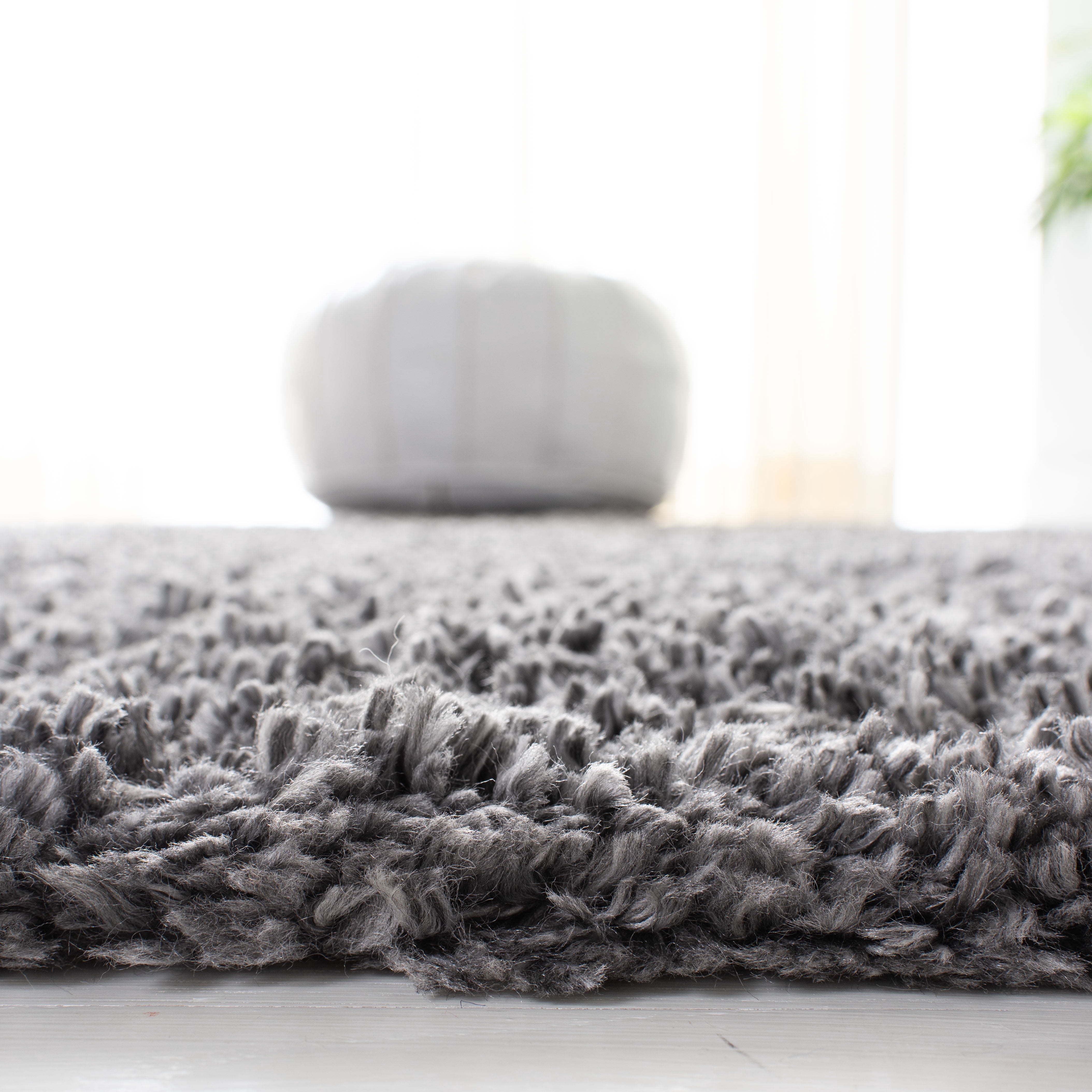 Safavieh Fontana Jamie Solid Shag Area Rug, Silver, 3' x 3' Square