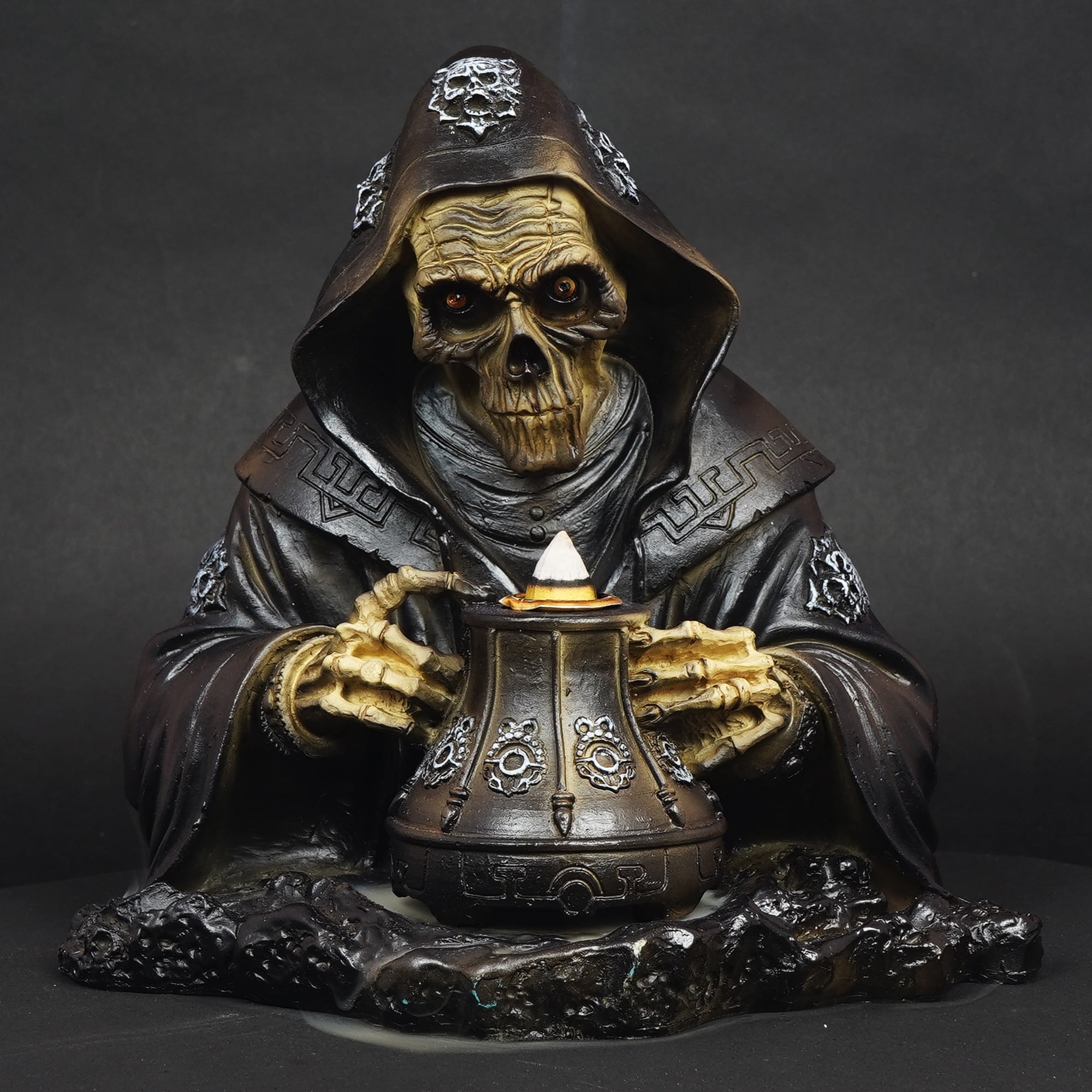 Reaper Backflow Incense Burner – Gothic Grim Reaper Design Polyresin Fountain Holder for Meditation, Aromatherapy, Halloween & Home Décor – Spooky Skull Incense Cone Holder Gifts