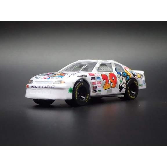 (Open Box) 1997 CHEVY MONTE CARLO 29 ROBERT PRESSLEY CARTOON NETWORK NASCAR 1/64 SCALE DIECAST CAR