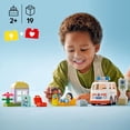 thumbnail image 4 of LEGO DUPLO Town Ambulance et chauffeur 10447 Ensemble de construction (19 pièces), 4 of 6