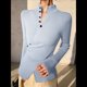 thumbnail image 5 of Suéter Básico de Punto para Mujer, Elegante Jersey de Cuello Alto con Botones, Corte Entallado, Abertura Cruzada y Larga. Azul S, 5 of 7