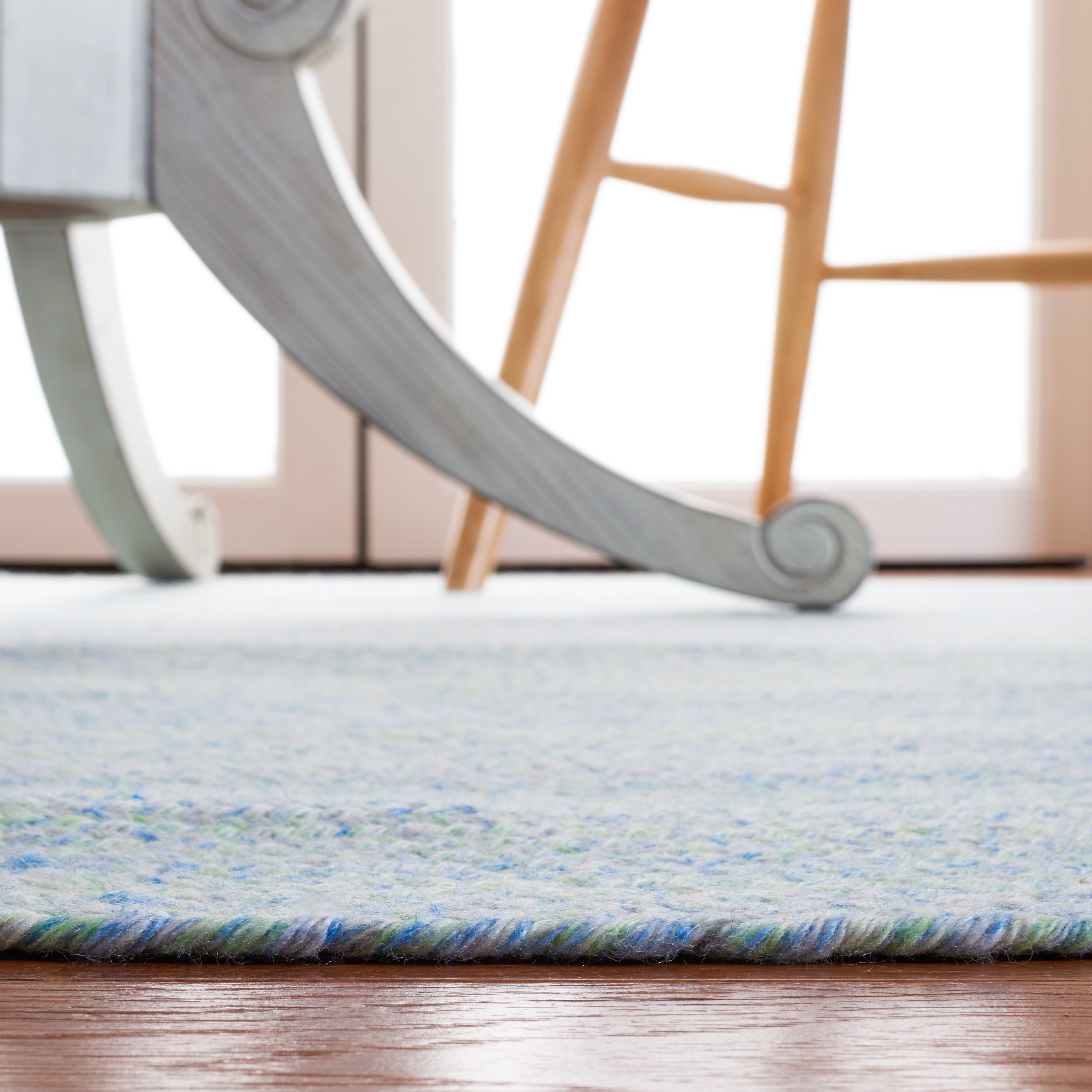 SAFAVIEH Braided Lyla Solid Polyester Reversible Area Rug, Green/Blue, 3' x 3' Round
