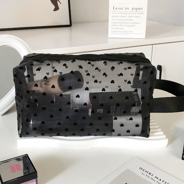 Bolsa de maquillaje de malla con forma de corazón para niñas, portátil, de gran capacidad, transpirable, para guardar pintalabios